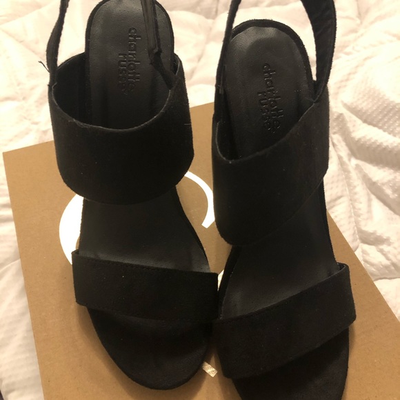 Black heels - Picture 2 of 2